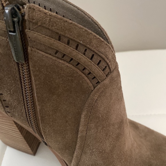 Vince Camuto open toed suede bootie - Picture 5 of 5
